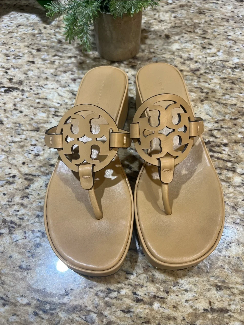 Tory Burch Miller Wedge Tan Leather Cutout Thong Sandals 9M